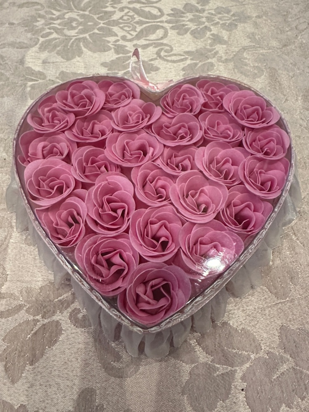 NWOT Heart-Shaped Box of 27 Pink Soap Roses